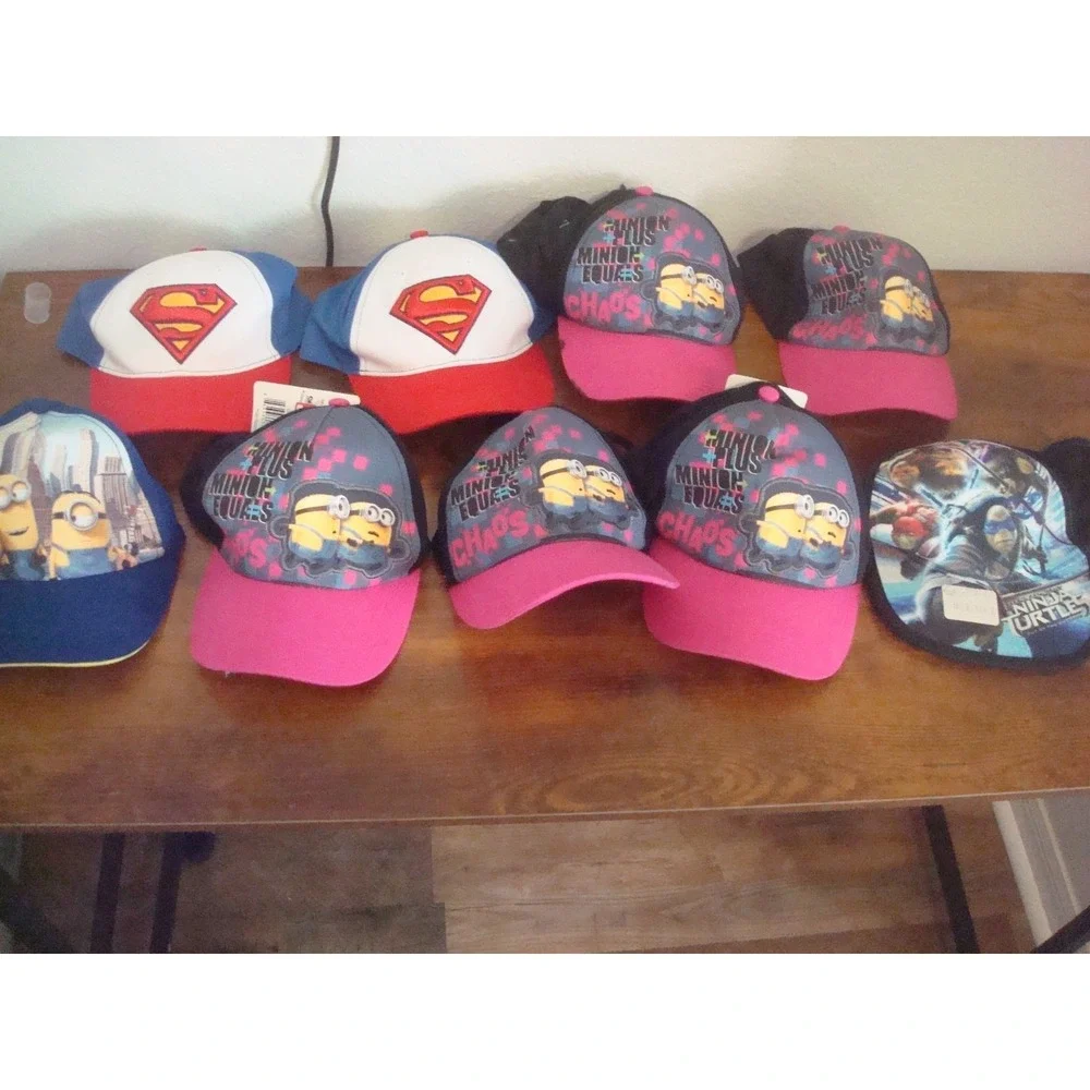 LOT 9PCS KIDS HAT CAPS MINIONS DISNEY SUPERMAN NEW    DEADSTOCK‎  VINTAGE T6